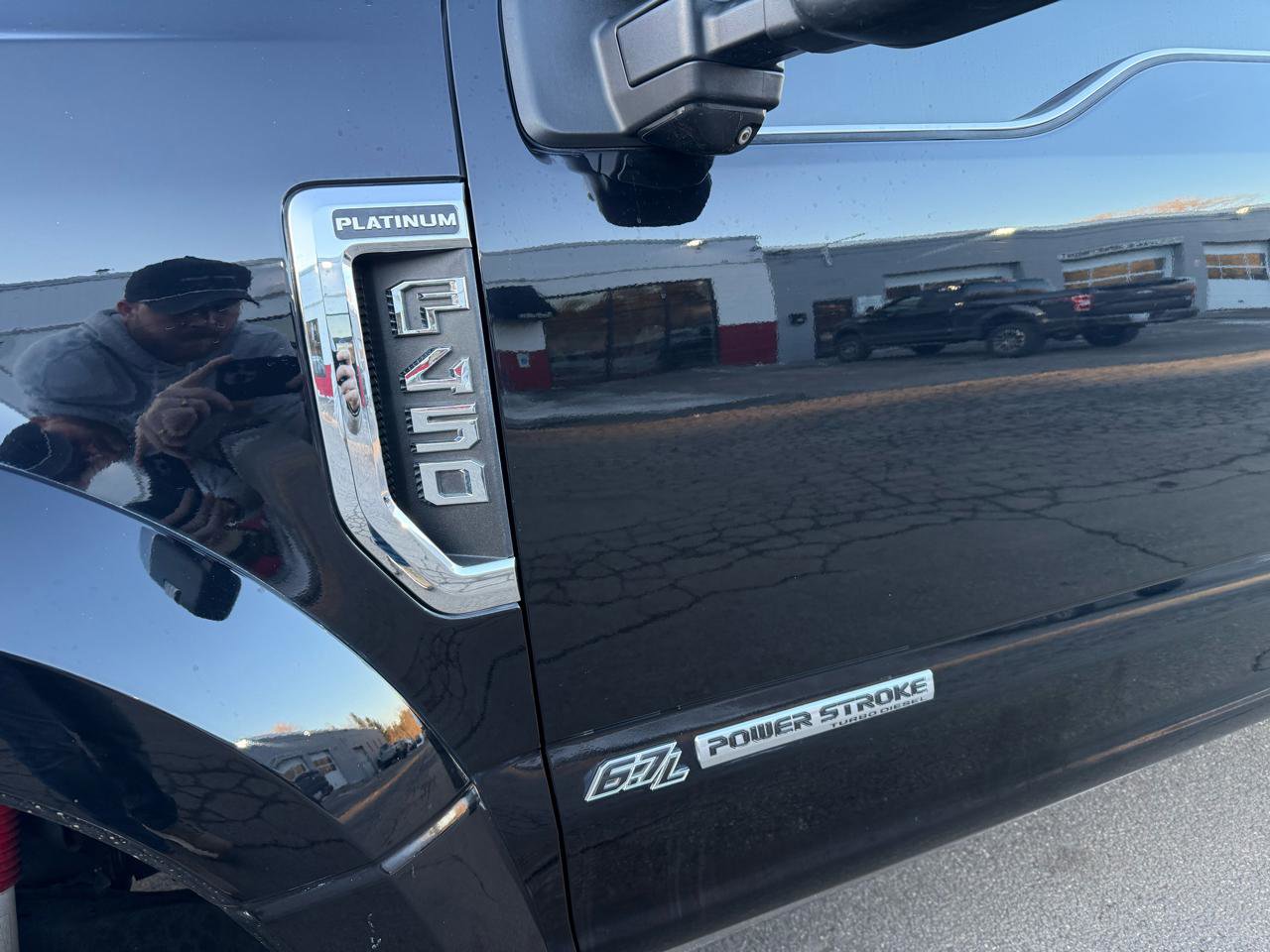 Used 2017 Ford F450 Platinum w/ Platinum Ultimate Package AWD/4WD image 5