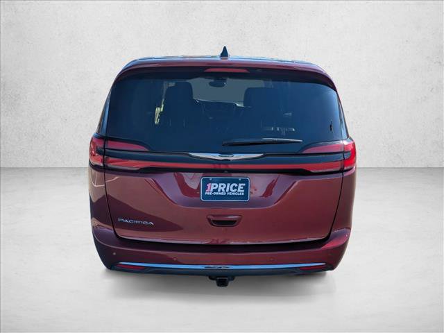 Used 2023 Chrysler Pacifica Touring-L image 6