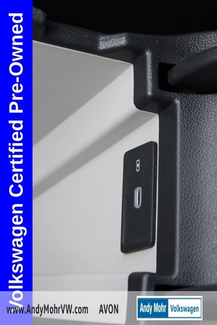 Used 2025 Volkswagen Jetta SE image 42