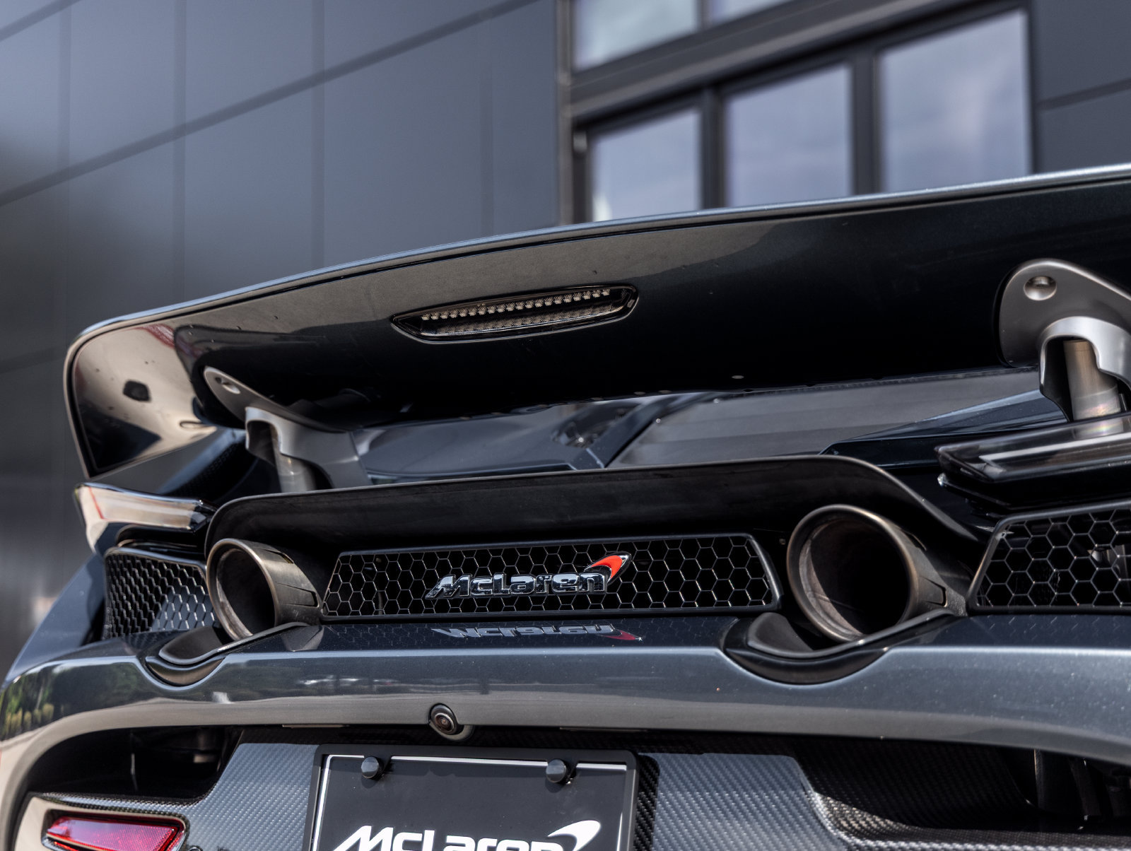 Used 2018 McLaren 720S RWD image 13