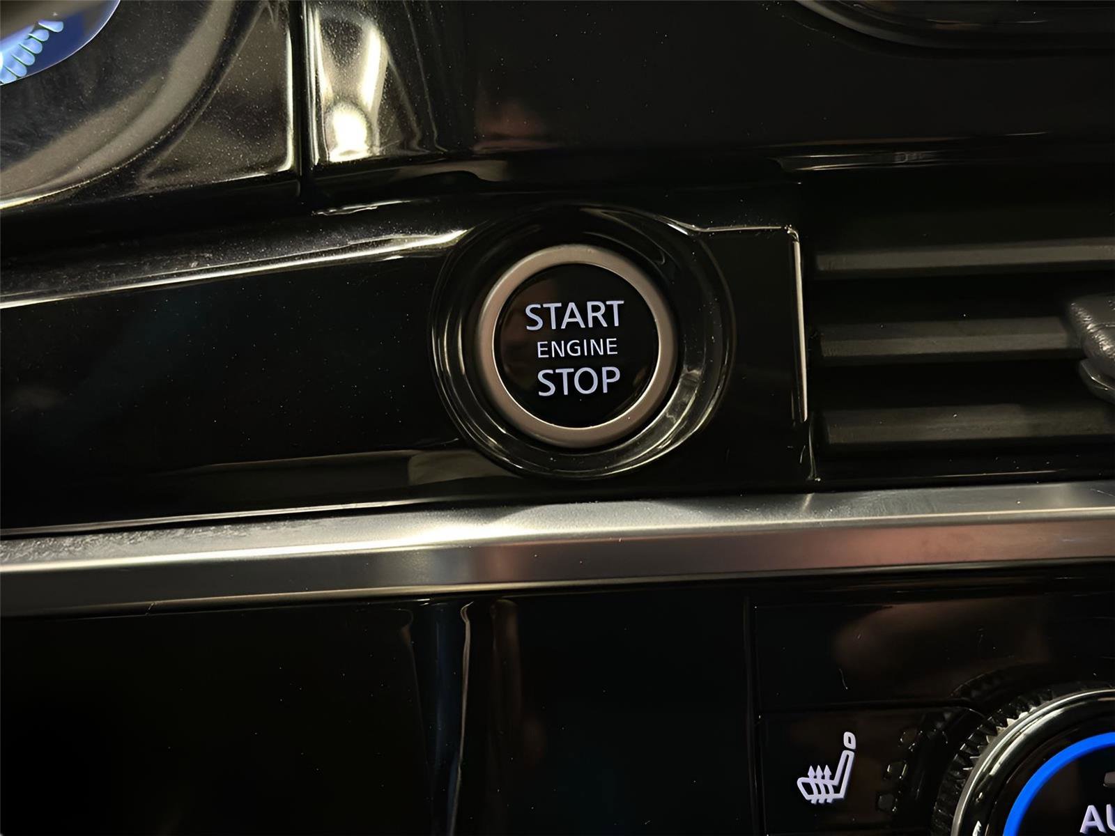 Used 2024 Nissan Pathfinder Platinum w/ Cargo Package image 19