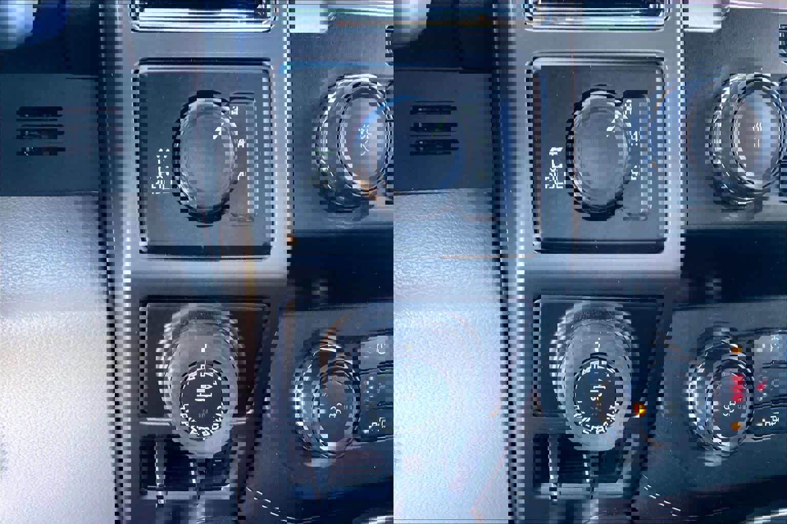 Certified 2020 Ford F150 XLT w/ Equipment Group 302A Luxury image 30