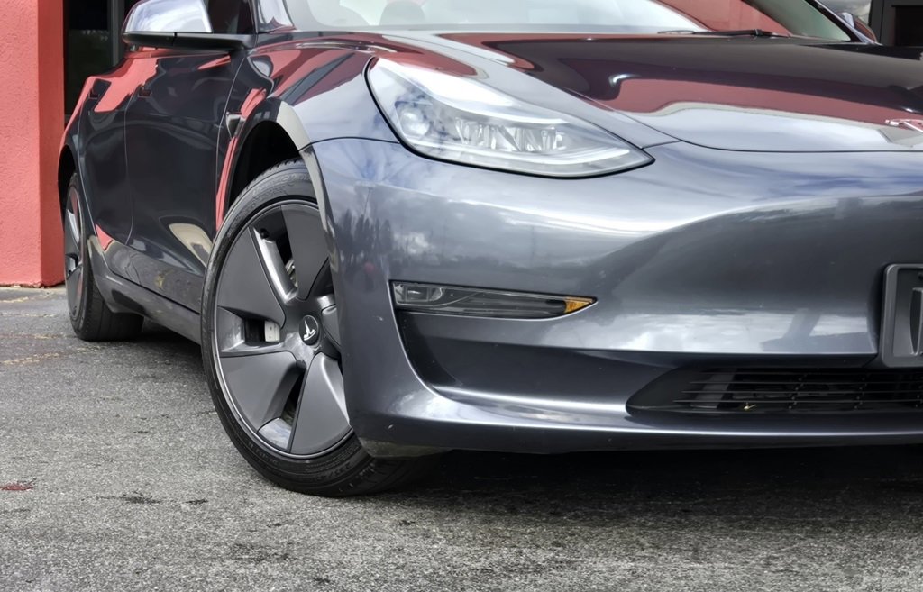 Used 2023 Tesla Model 3 Standard Range image 10