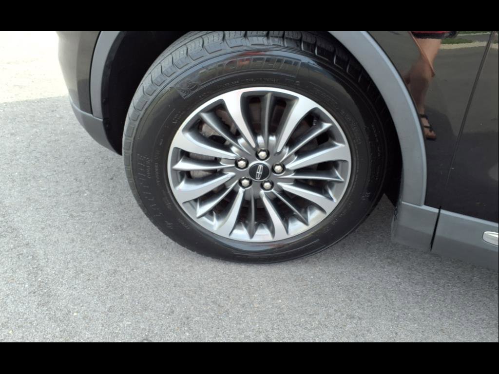 Used 2022 Lincoln Nautilus AWD w/ Premium Package image 30