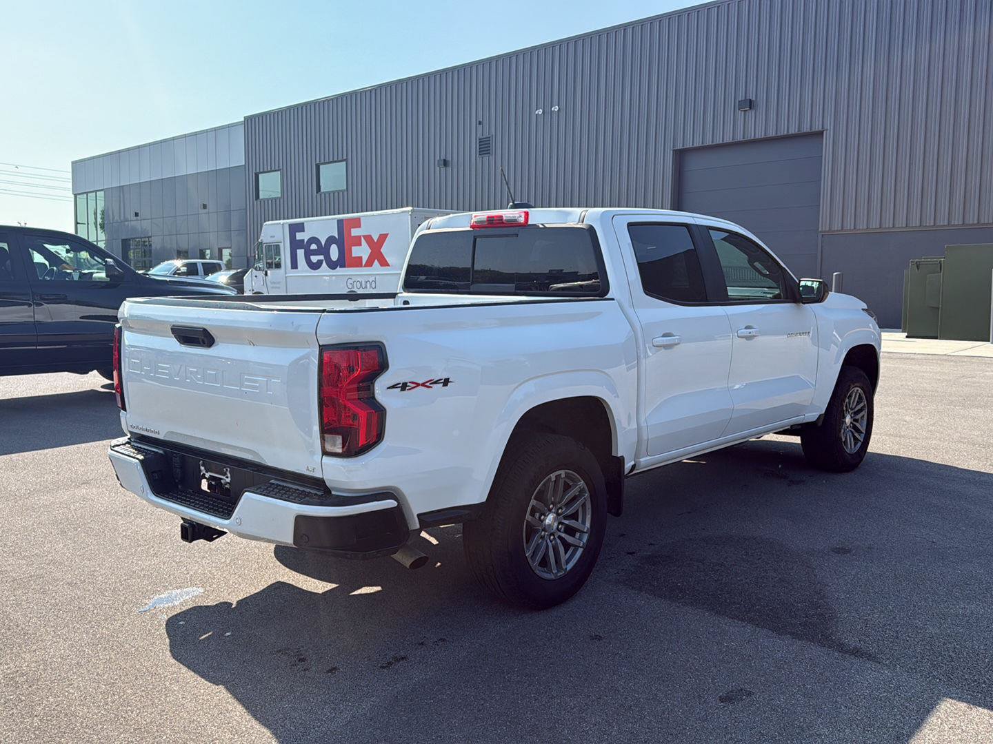 Used 2024 Chevrolet Colorado LT w/ LT Convenience Package II AWD/4WD image 3