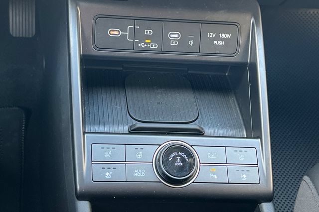 Certified 2025 Hyundai Kona Limited AWD/4WD image 38