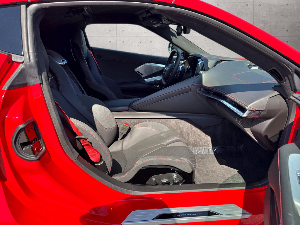 Used 2025 Chevrolet Corvette Stingray Premium Cpe w/ Z51 Performance Package RWD image 8