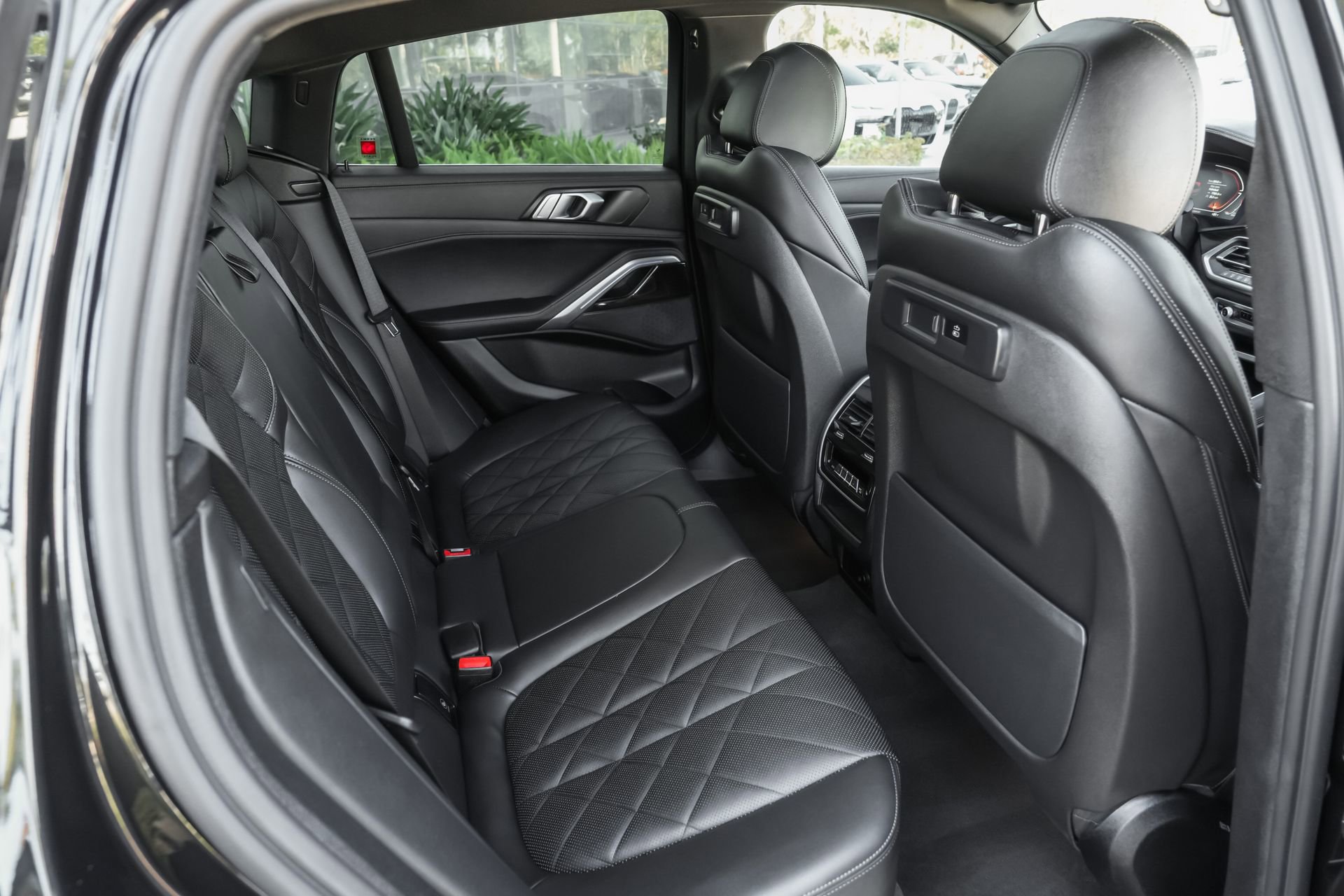 Used 2023 BMW X6 xDrive40i w/ Climate Comfort Package image 37