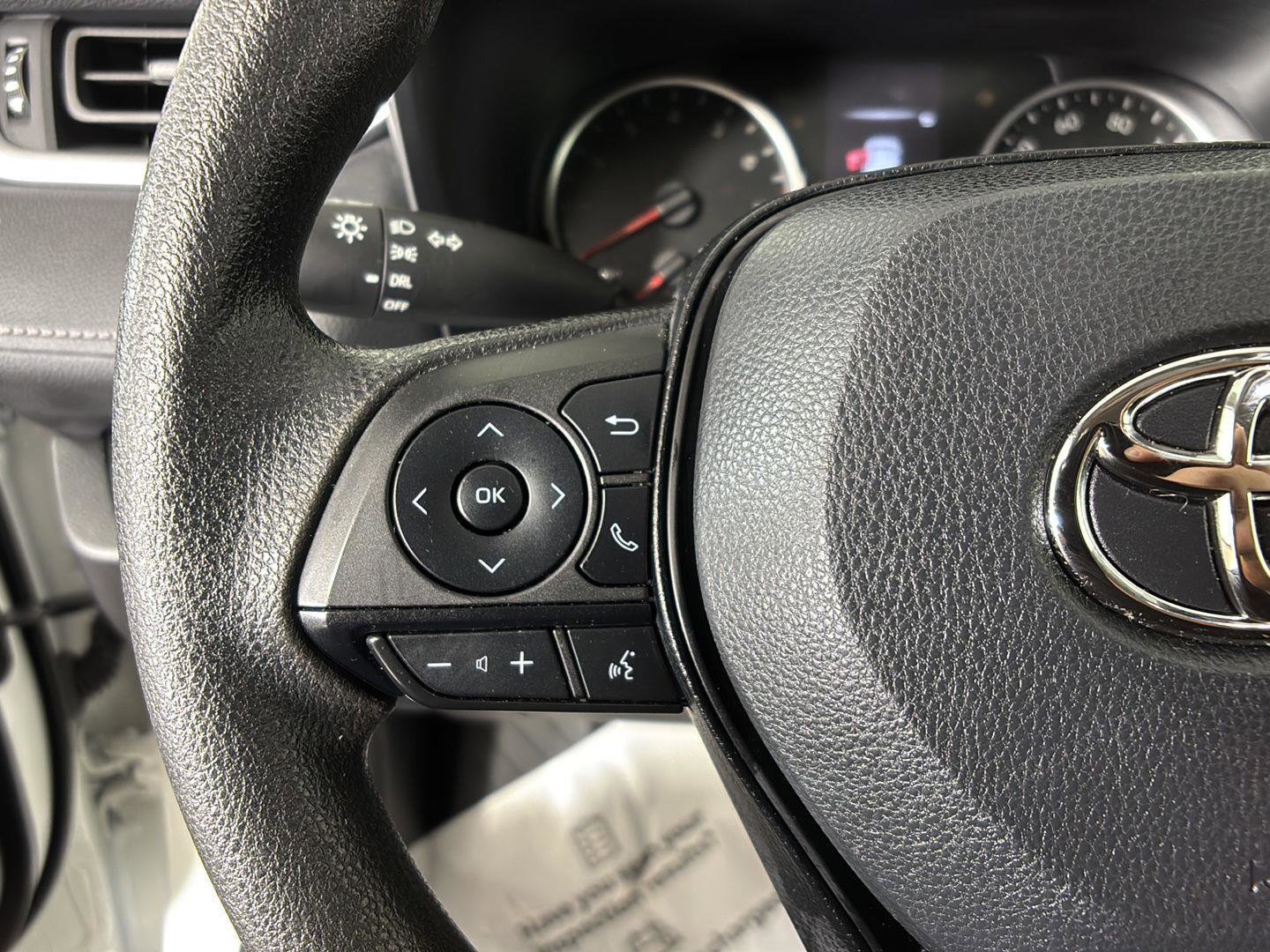 Used 2022 Toyota RAV4 LE AWD/4WD image 26