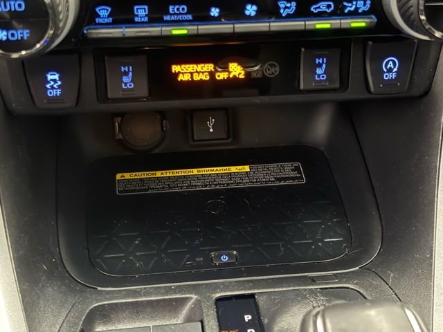 Used 2020 Toyota RAV4 XLE Premium image 28