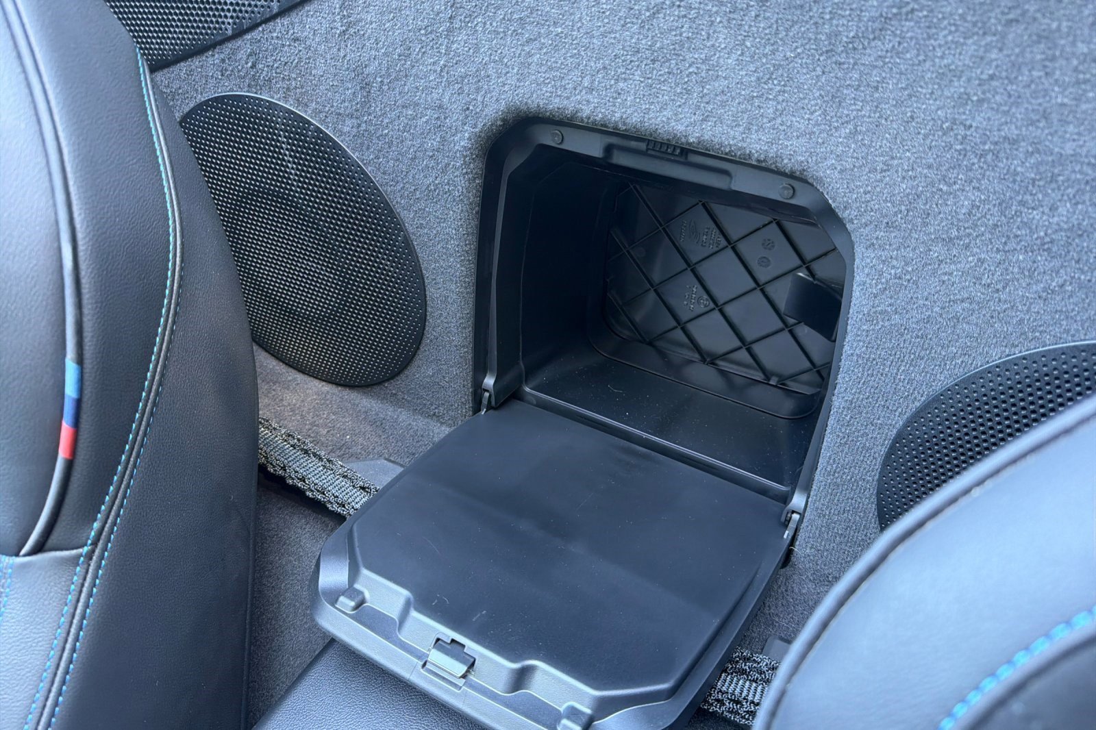 Used 2022 BMW Z4 M40i w/ Premium Package image 16