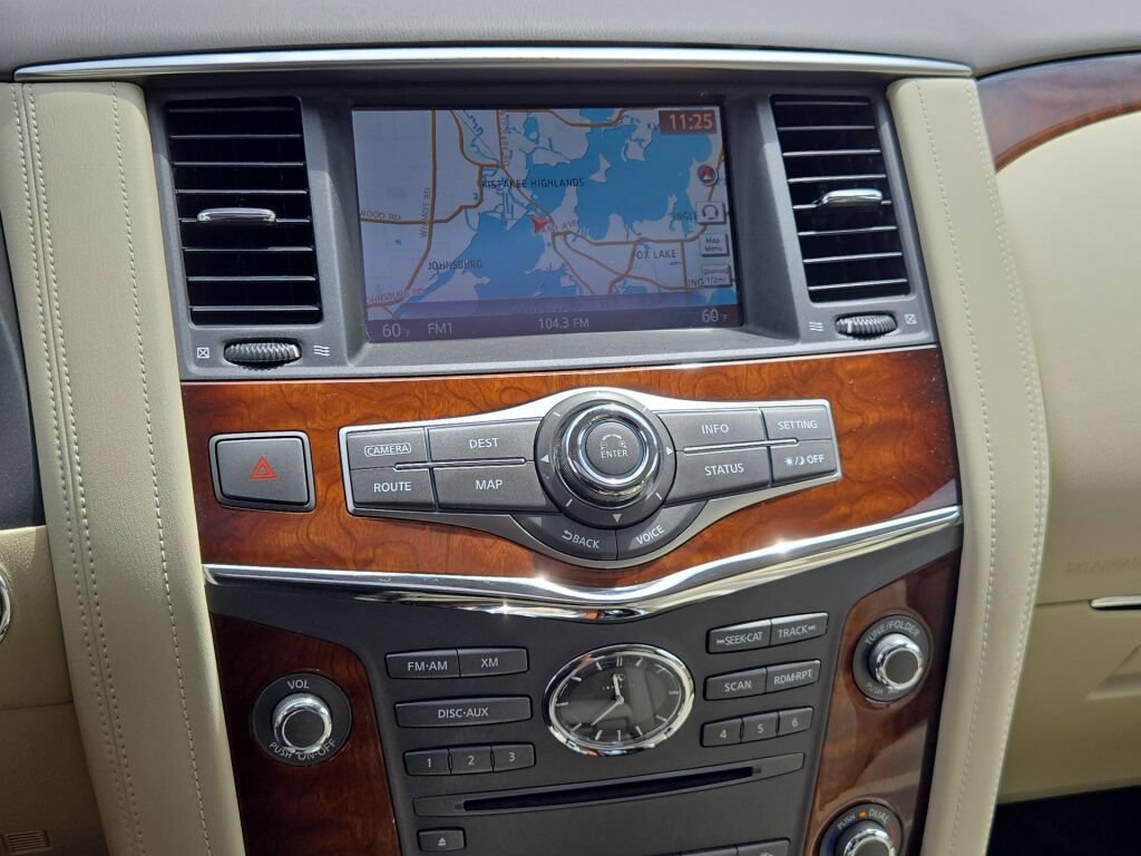 Used 2015 INFINITI QX80 4WD w/ Deluxe Technology Package image 16