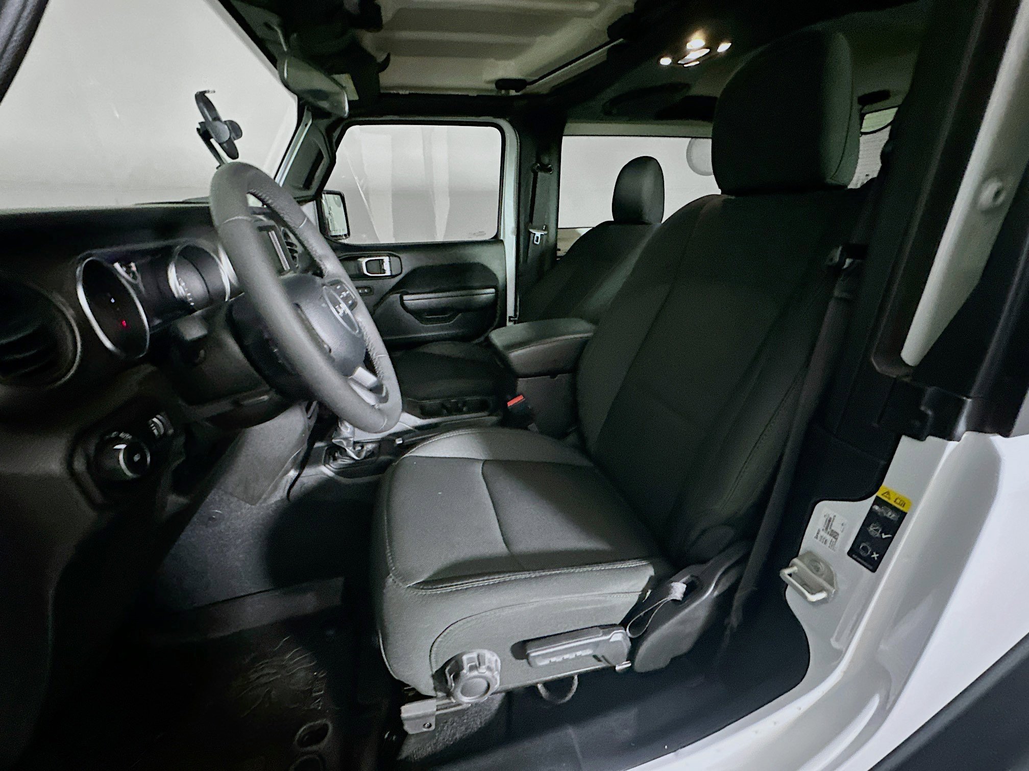 Used 2023 Jeep Wrangler Sport S image 13