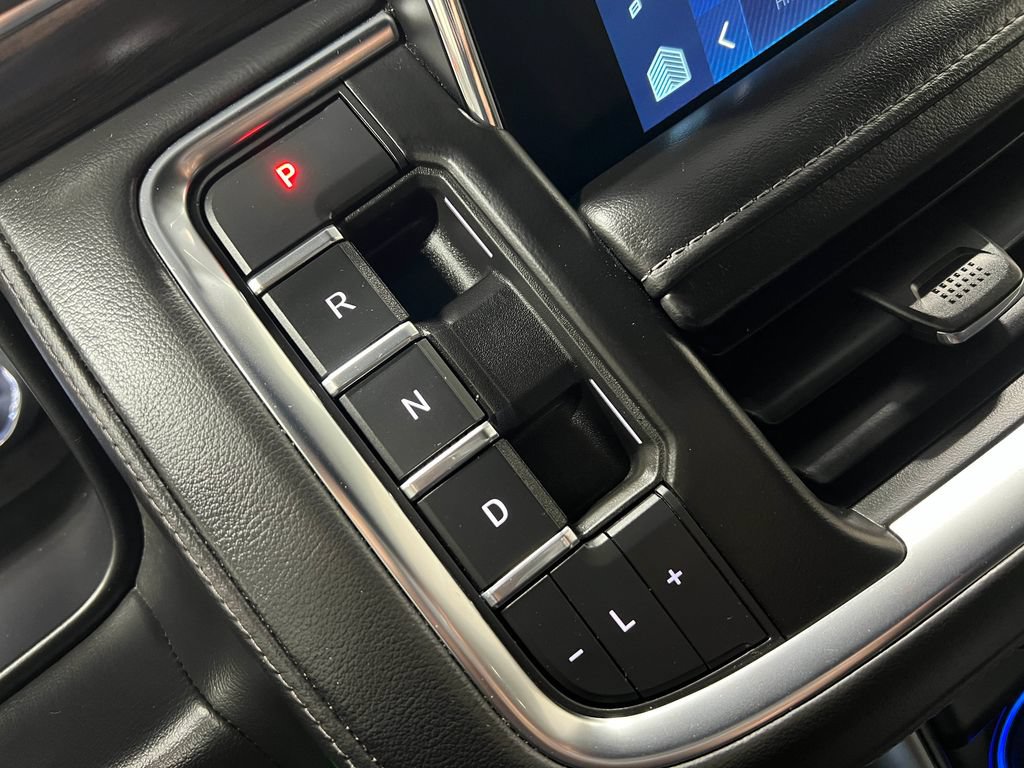 Used 2022 Chevrolet Suburban LT AWD/4WD image 31