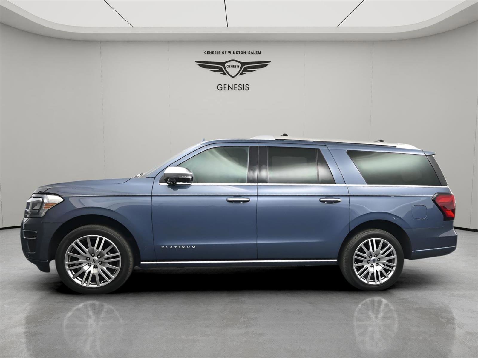 Used 2023 Ford Expedition Max Platinum image 3