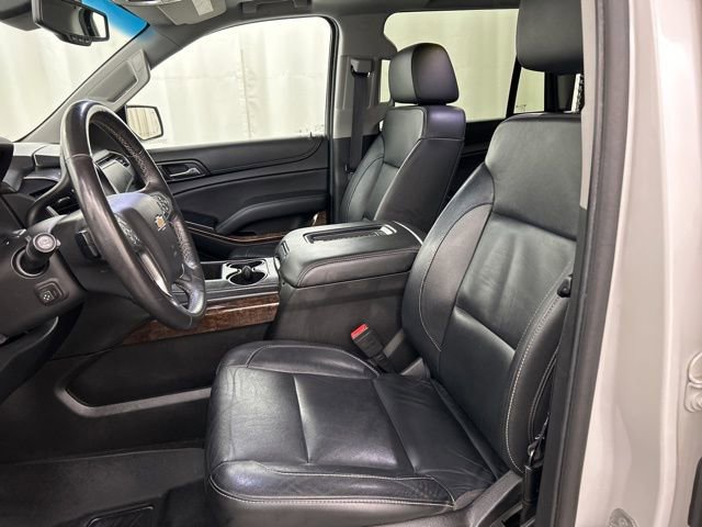 Used 2017 Chevrolet Tahoe LT w/ Luxury Package AWD/4WD image 6