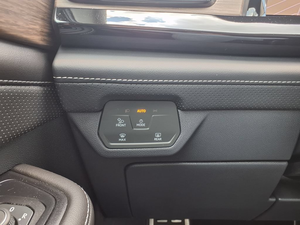 Used 2025 Volkswagen Atlas SEL Premium R-Line AWD/4WD image 32