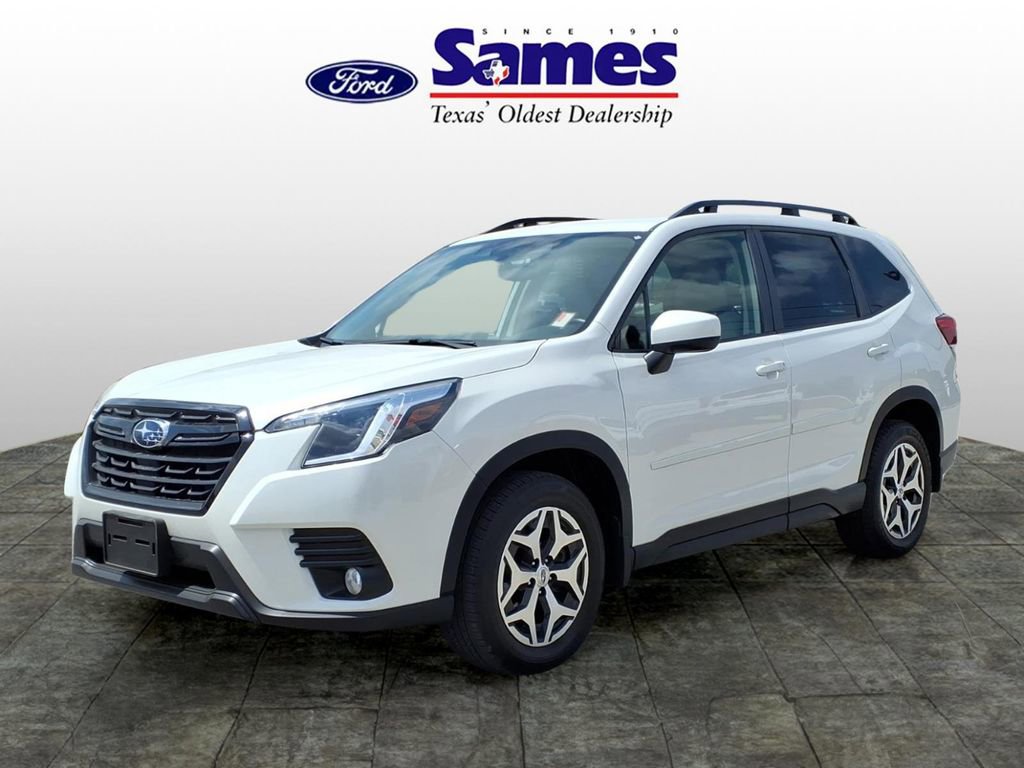 Used 2023 Subaru Forester Premium image 3