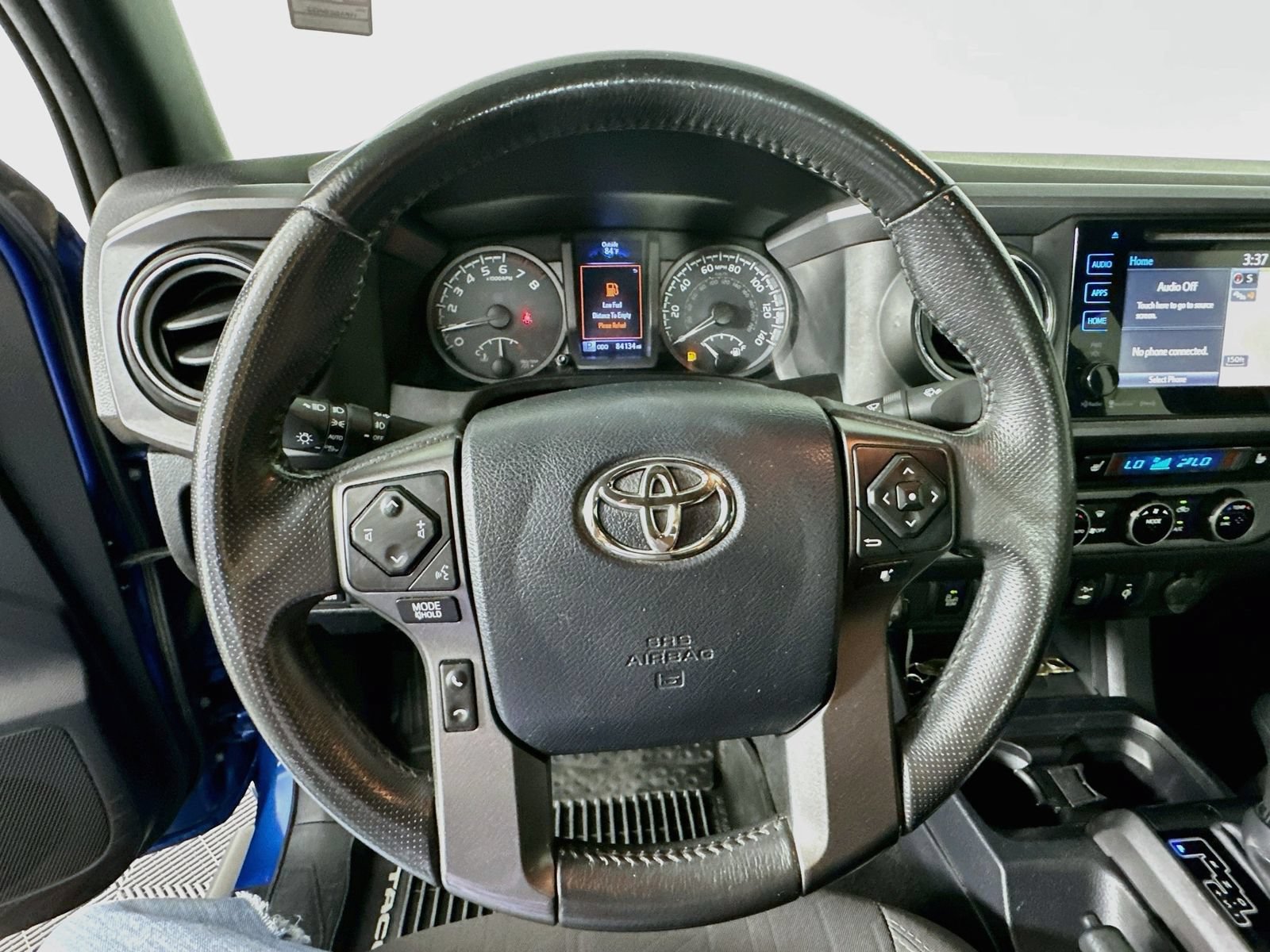 Used 2017 Toyota Tacoma TRD Off-Road w/ Premium & Technology Package AWD/4WD image 12