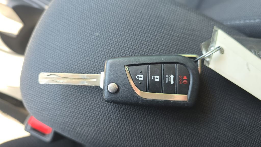 Used 2024 Toyota Corolla LE image 27