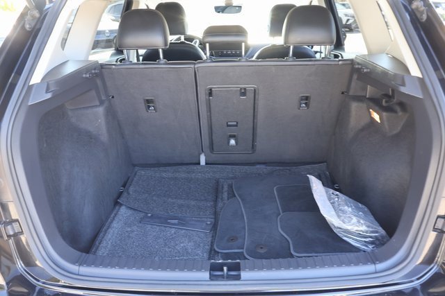 Certified 2023 Volkswagen Taos SE w/ Black Wheel Package image 16