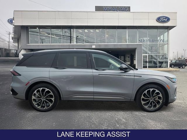 Used 2024 Lincoln Nautilus Reserve AWD/4WD image 9