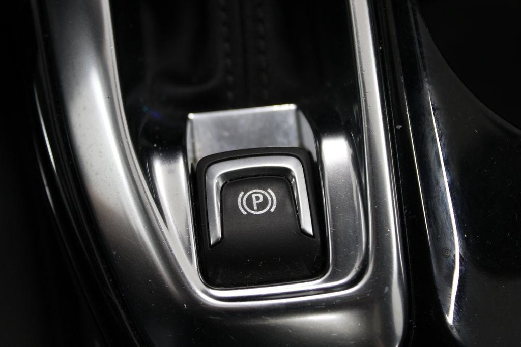 Used 2024 Chevrolet Trax ACTIV w/ Sunroof Package FWD image 39