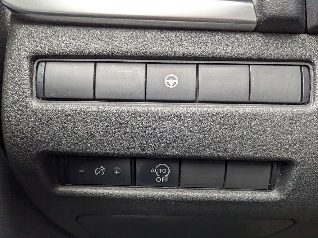 Used 2023 Nissan Rogue SV FWD image 48
