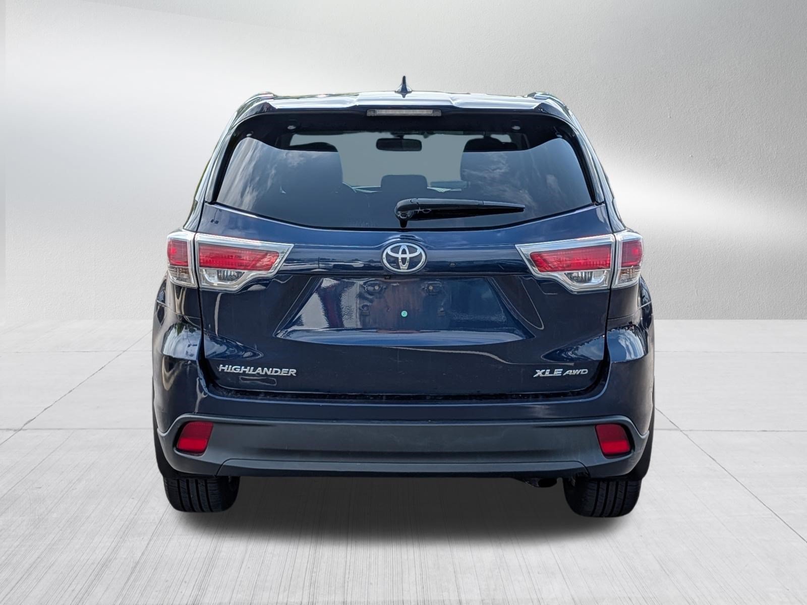 Used 2015 Toyota Highlander XLE AWD/4WD image 4