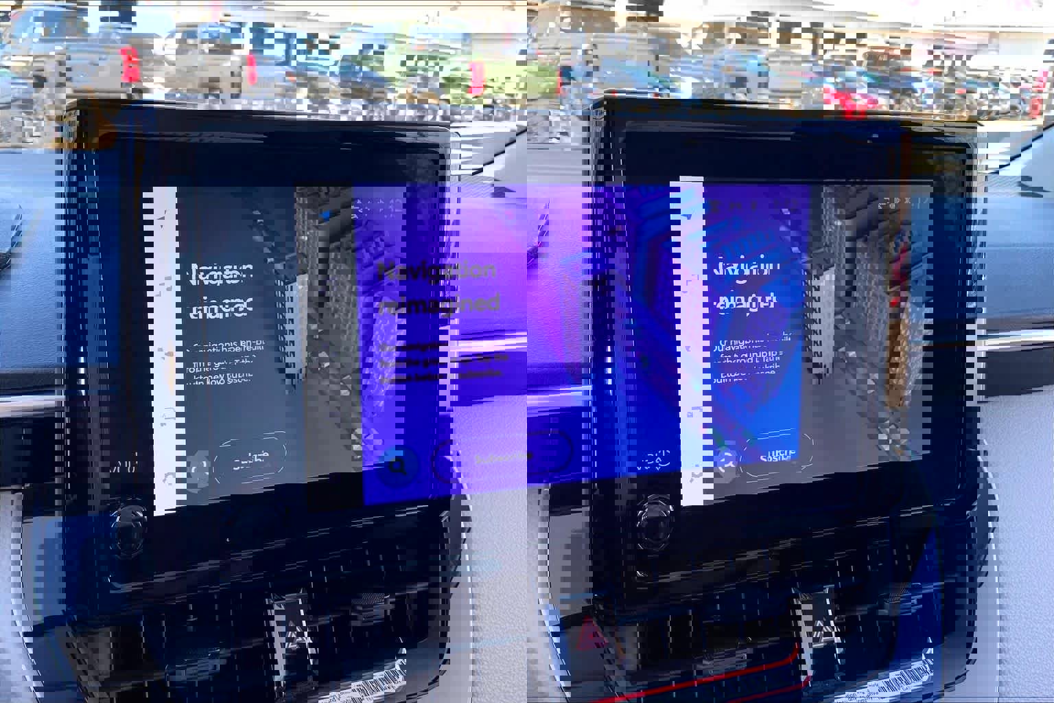 Used 2025 Toyota Corolla LE image 31