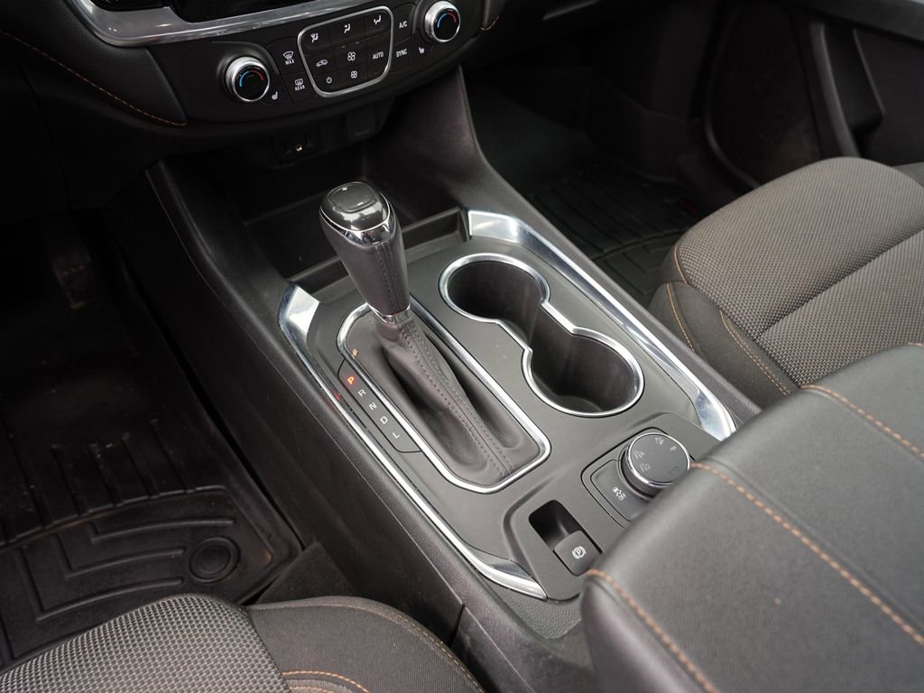 Used 2020 Chevrolet Traverse LT image 24