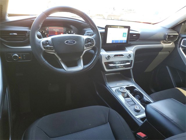 Used 2022 Ford Explorer XLT image 11