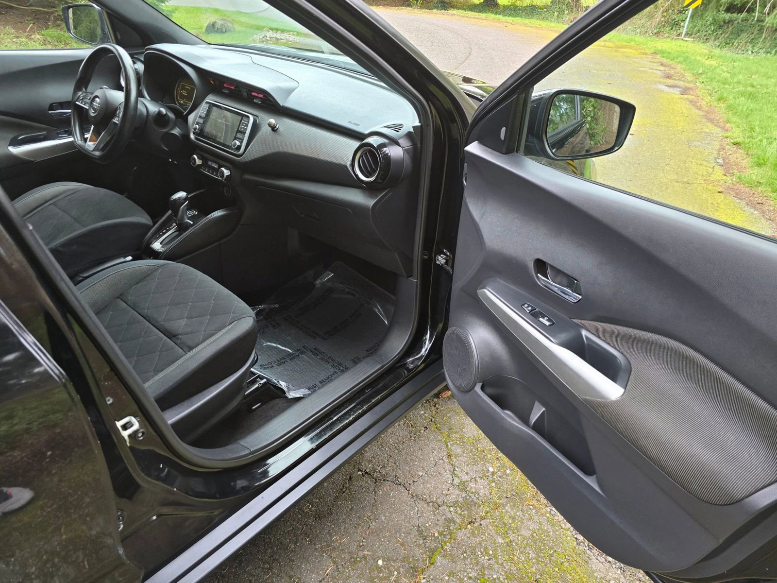 Used 2019 Nissan Kicks SV image 12