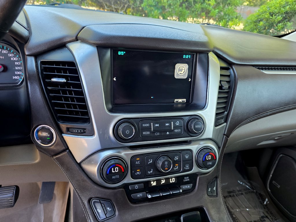 Used 2015 Chevrolet Suburban LT RWD image 17