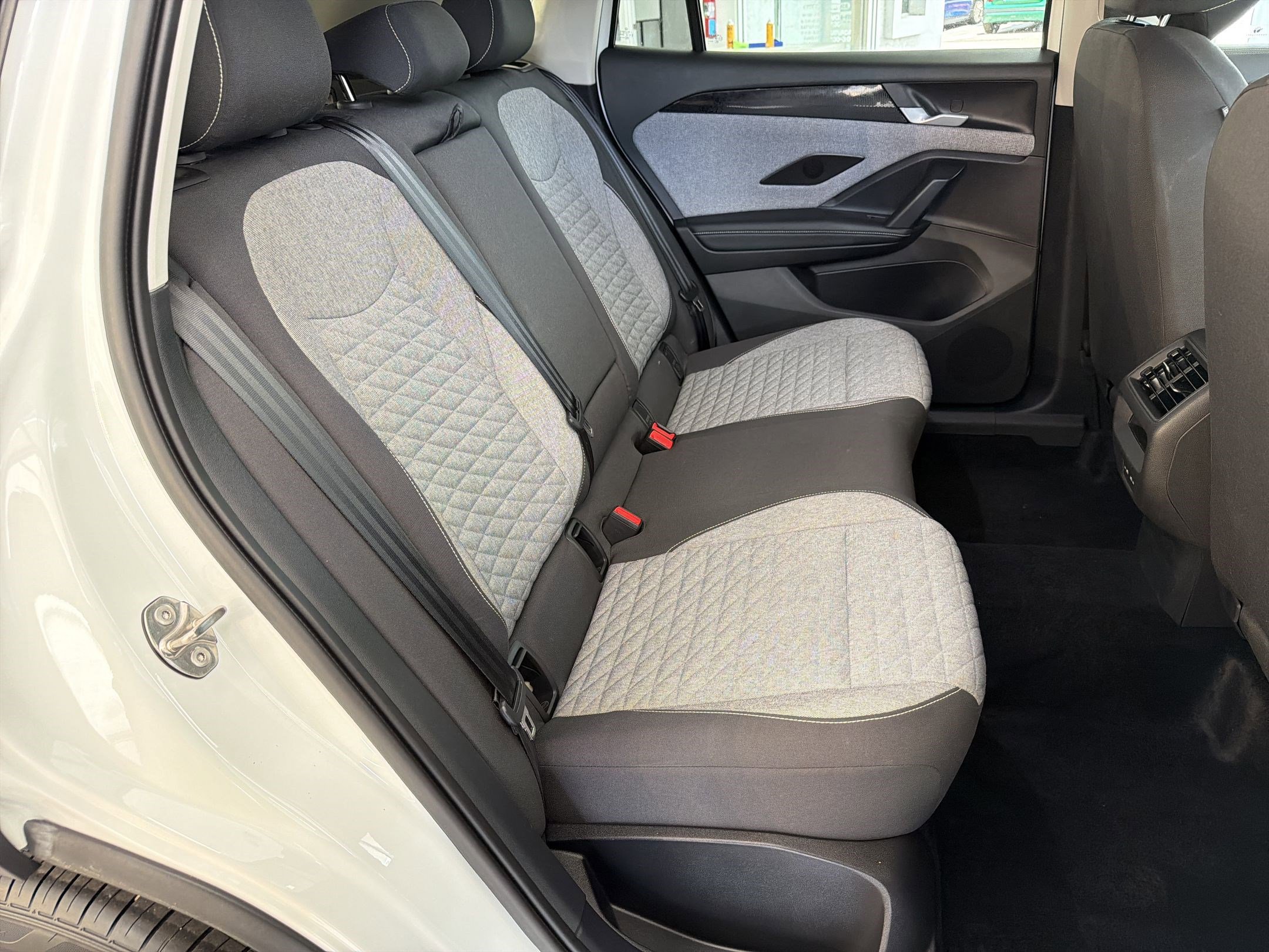 Used 2025 Volkswagen Tiguan S image 28