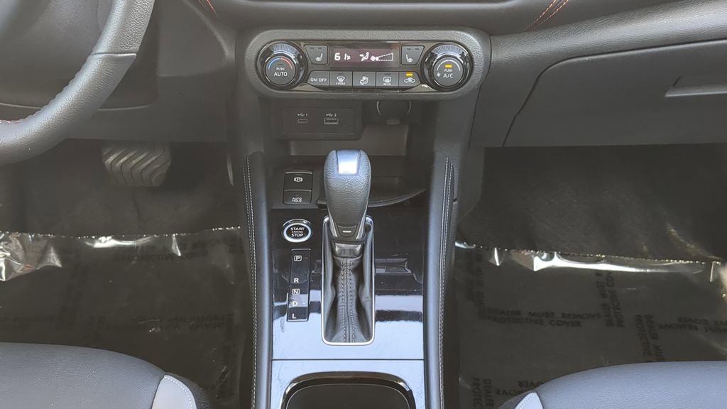 Certified 2023 Nissan Kicks SR w/ SR Premium Package FWD image 16