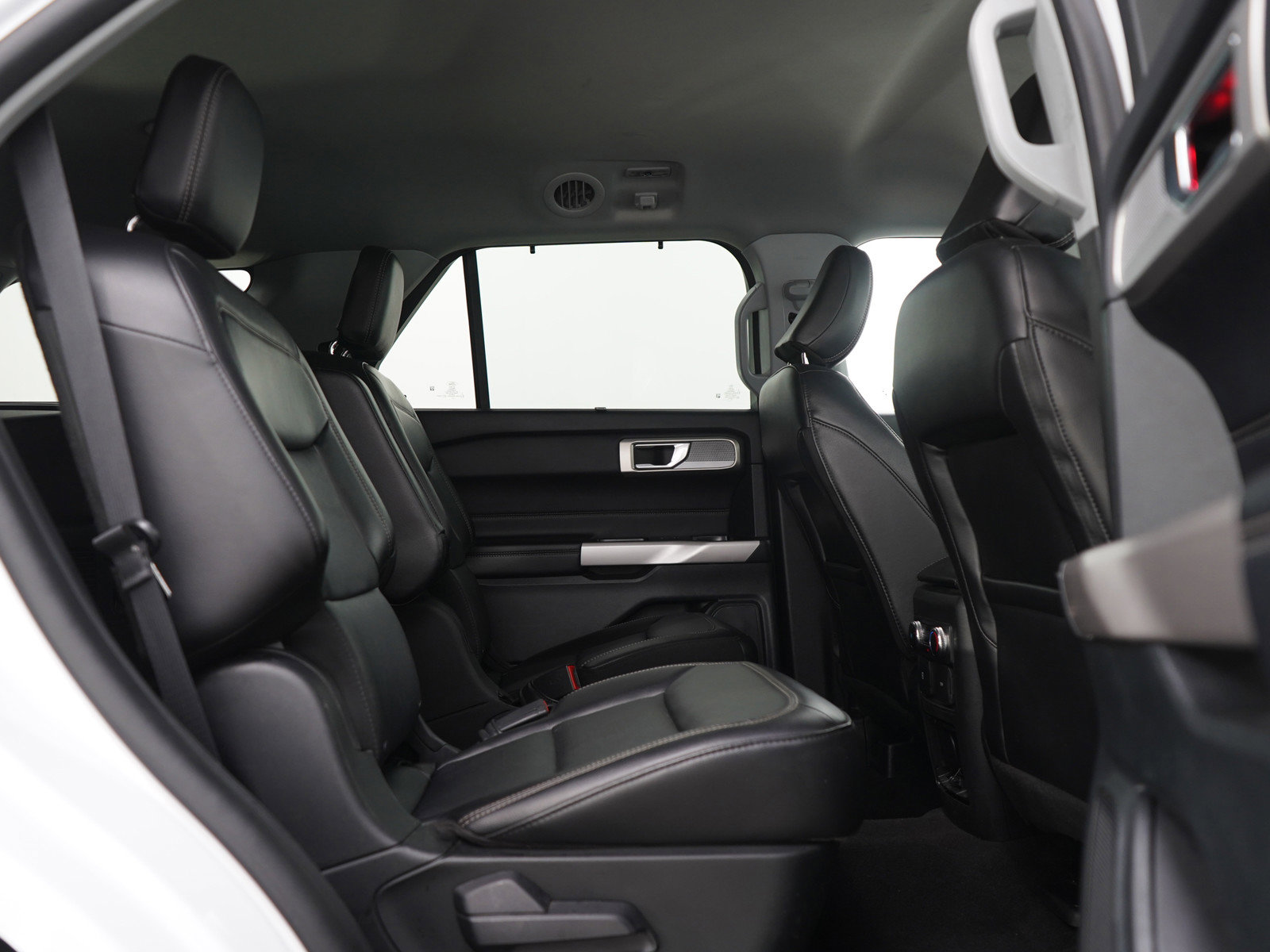 Used 2023 Ford Explorer Limited image 11