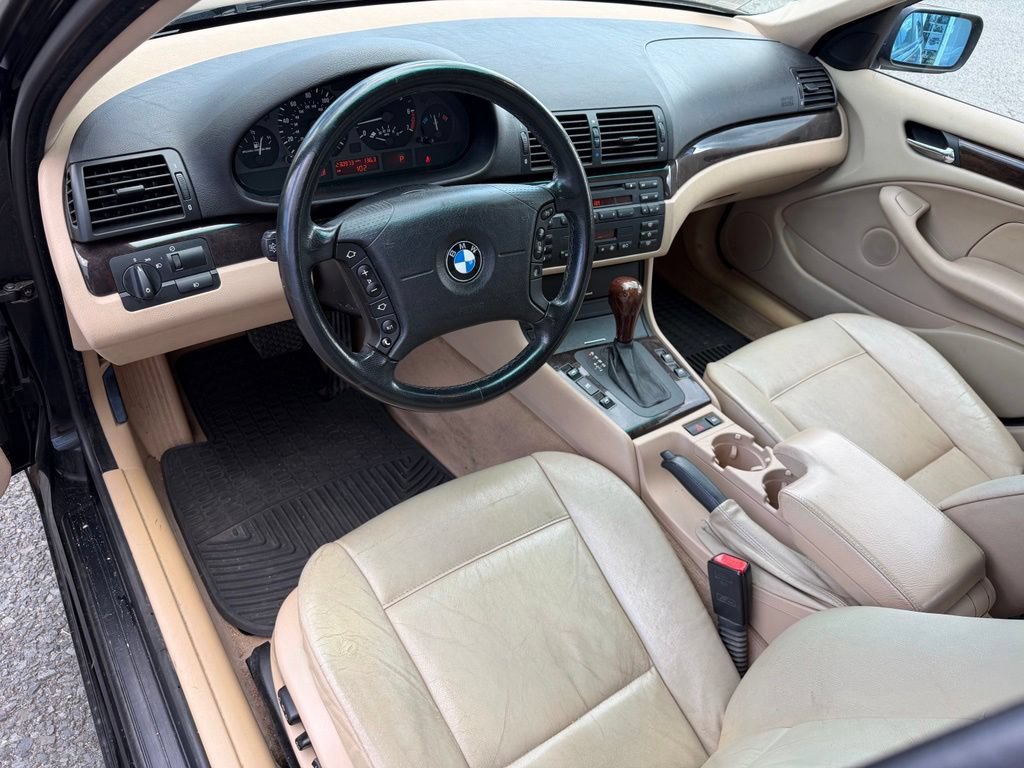 Used 2000 BMW 323i Wagon RWD image 16