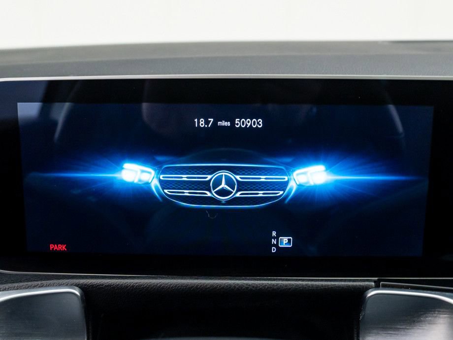 Used 2021 Mercedes-Benz GLB 250 4MATIC w/ Premium Package image 22