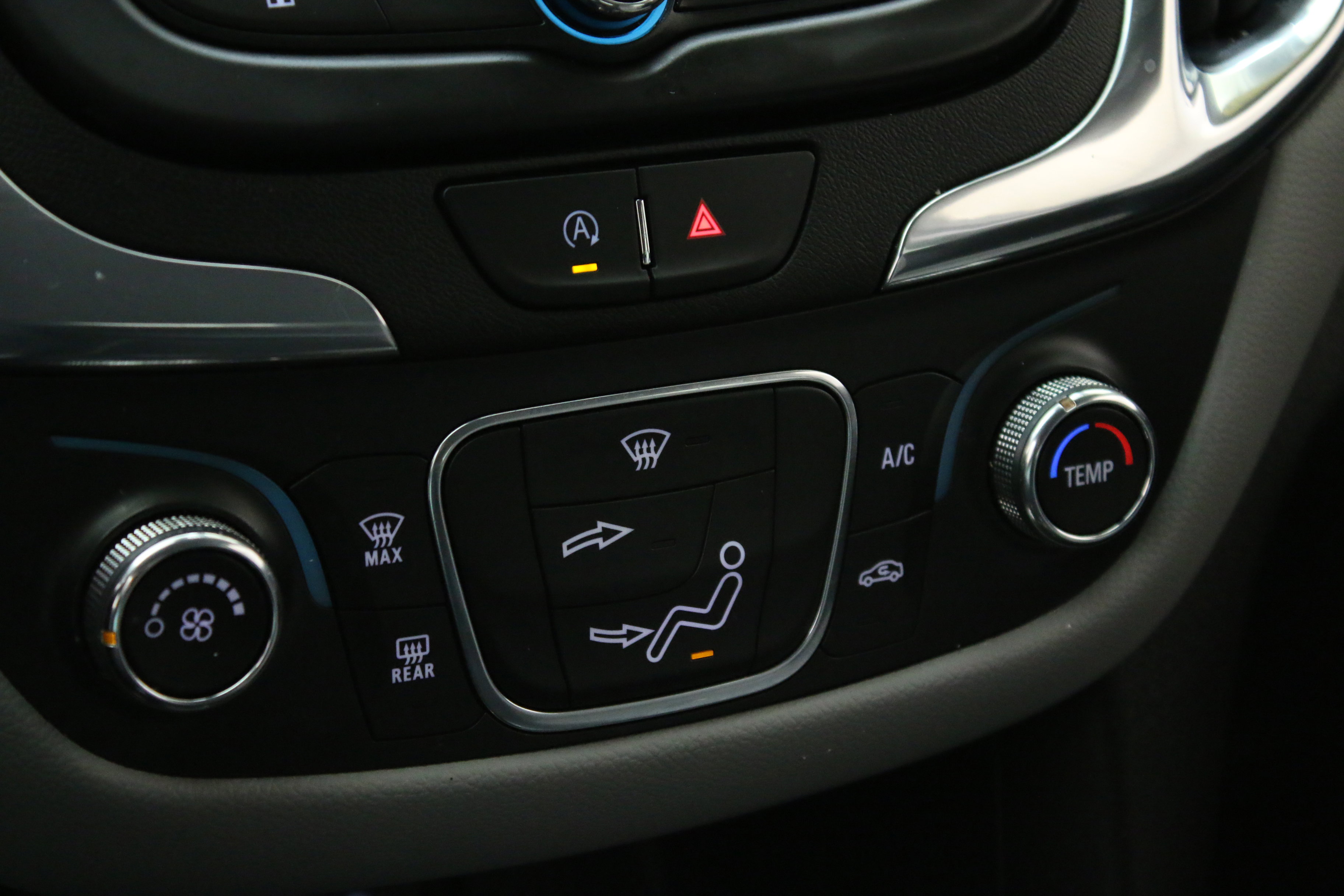 Used 2023 Chevrolet Equinox LS FWD image 19