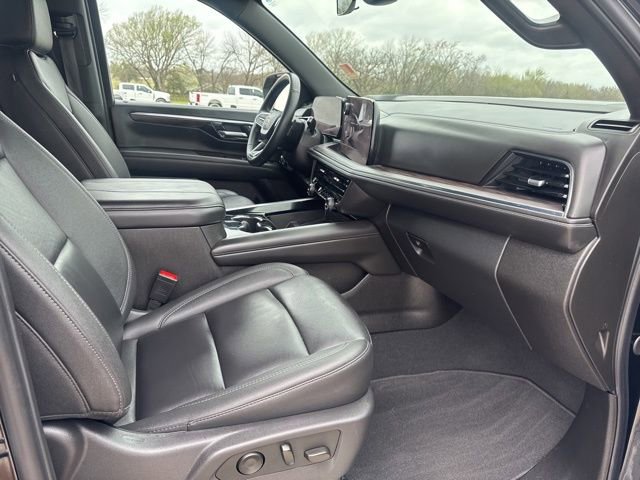 Used 2025 Chevrolet Tahoe LT AWD/4WD image 19