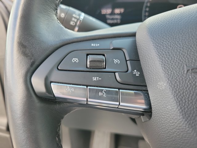 Used 2025 Cadillac XT4 Premium Luxury image 16