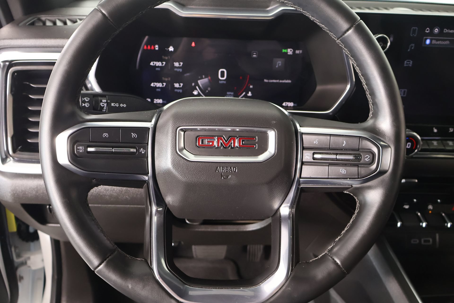 Used 2025 GMC Canyon Elevation w/ Convenience Package RWD image 3