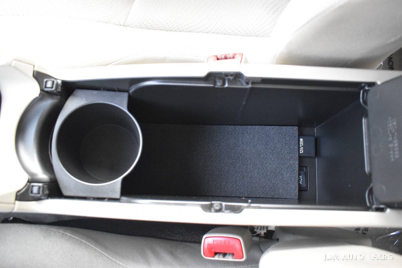 Used 2011 Toyota Prius Three FWD image 29