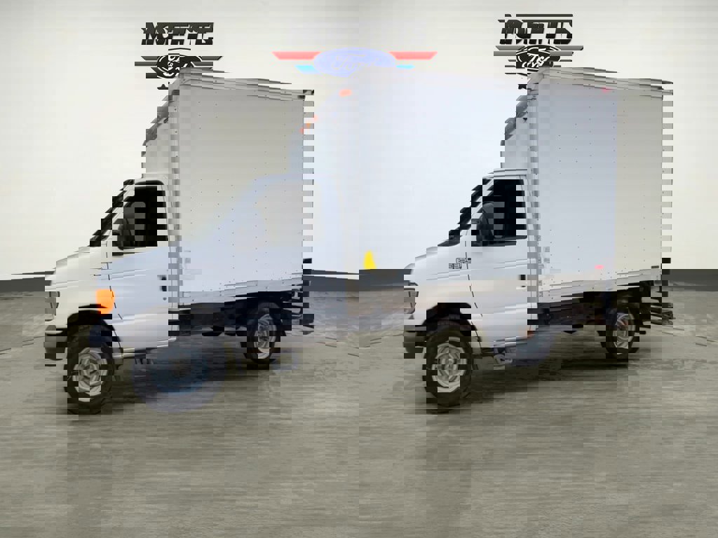 Used 2005 Ford E-350 and Econoline 350 Super Duty image 2