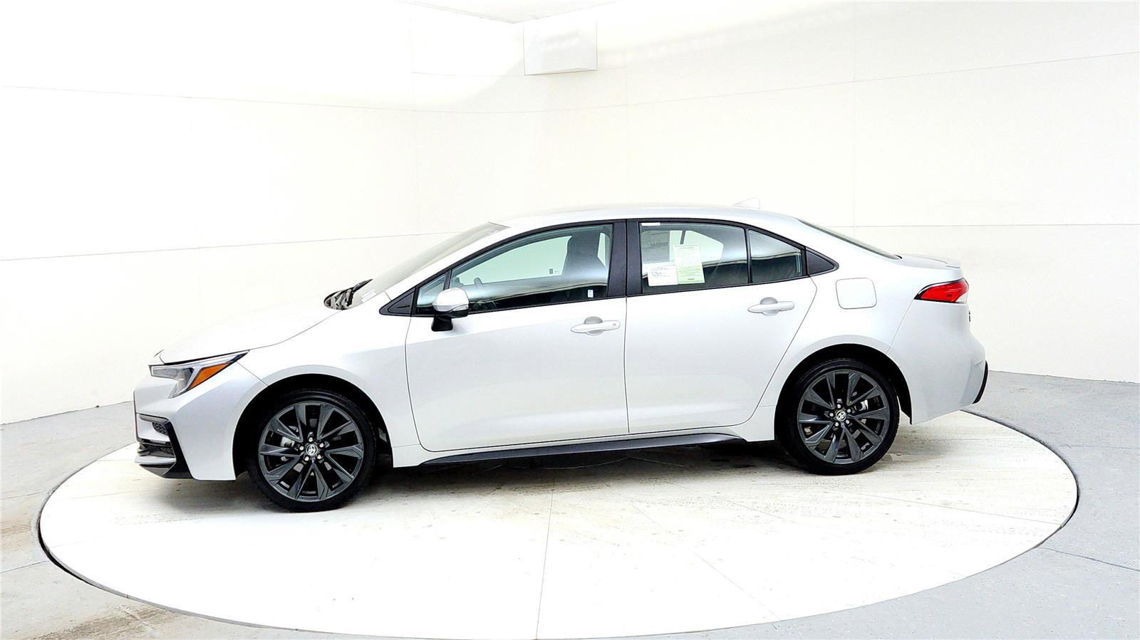 New 2026 Toyota Corolla SE image 3