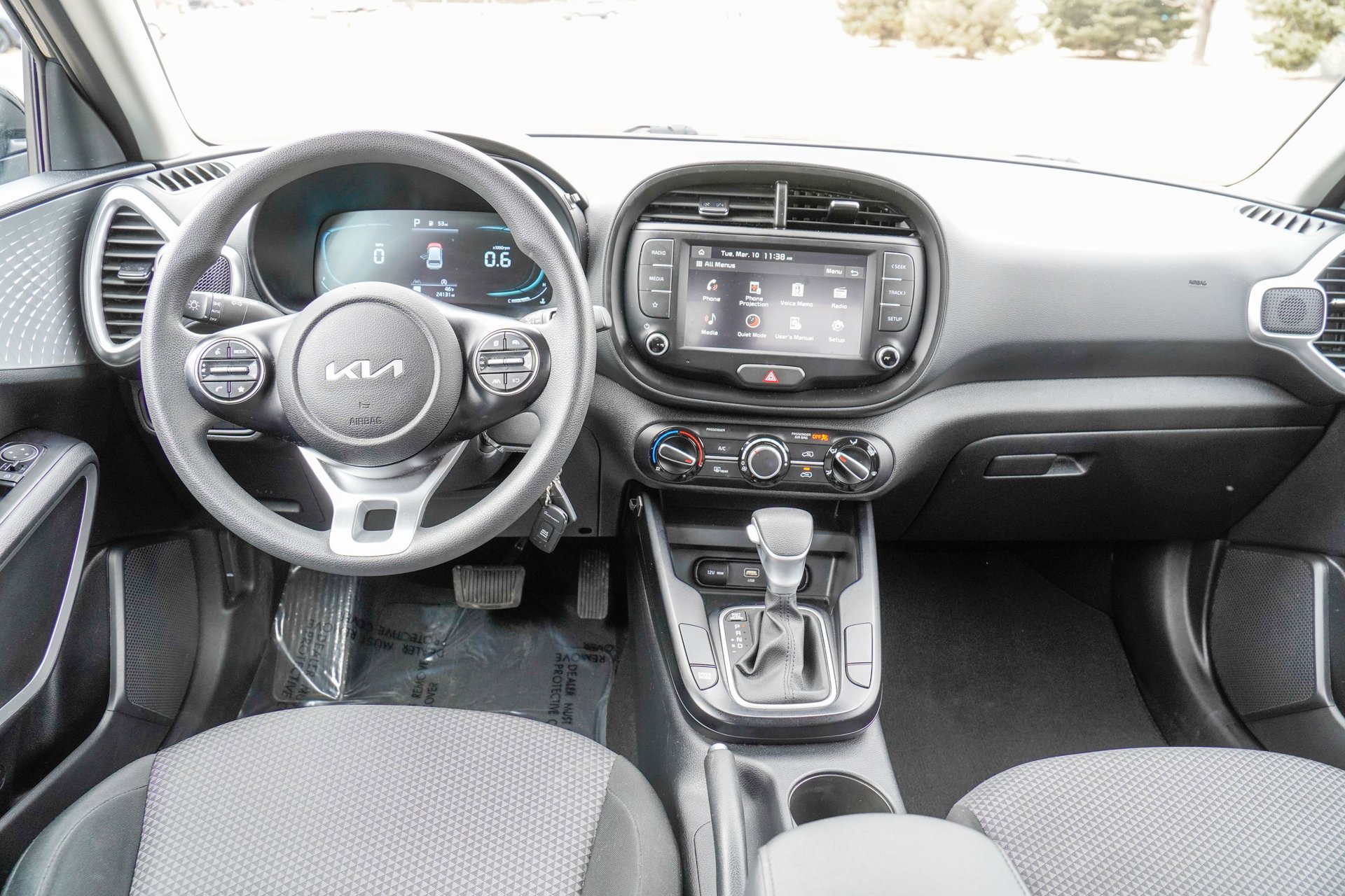 Used 2025 Kia Soul LX w/ LX Technology Package image 12