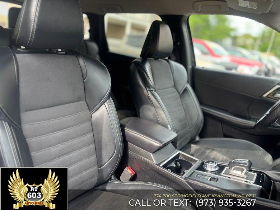 Used 2024 Mitsubishi Outlander AWD image 13