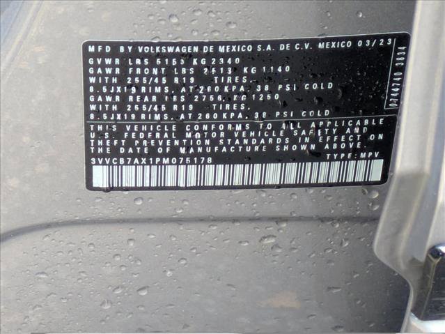 Used 2023 Volkswagen Tiguan SE R-Line image 15