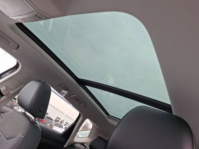 New 2026 Volkswagen Taos SE image 7